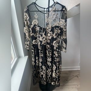NWT Versona MIDI Dress. Size 8